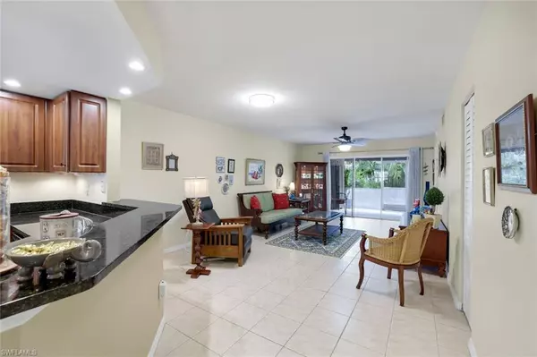 Naples, FL 34108,864 Gulf Pavilion DR #104