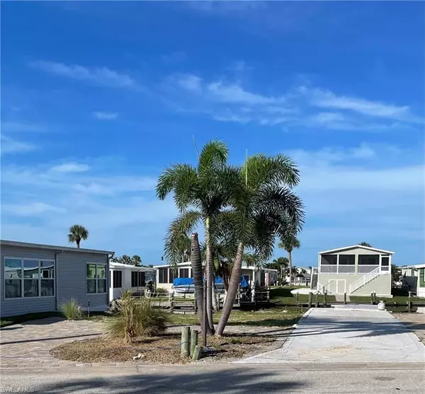 Fort Myers Beach, FL 33931,17740 Bryan CT