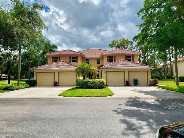 517 Robin Hood CIR #102, Naples, FL 34104