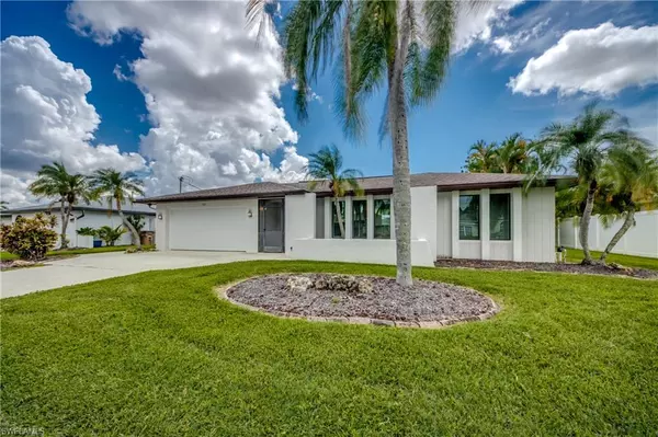 546 SE 33rd TER, Cape Coral, FL 33904