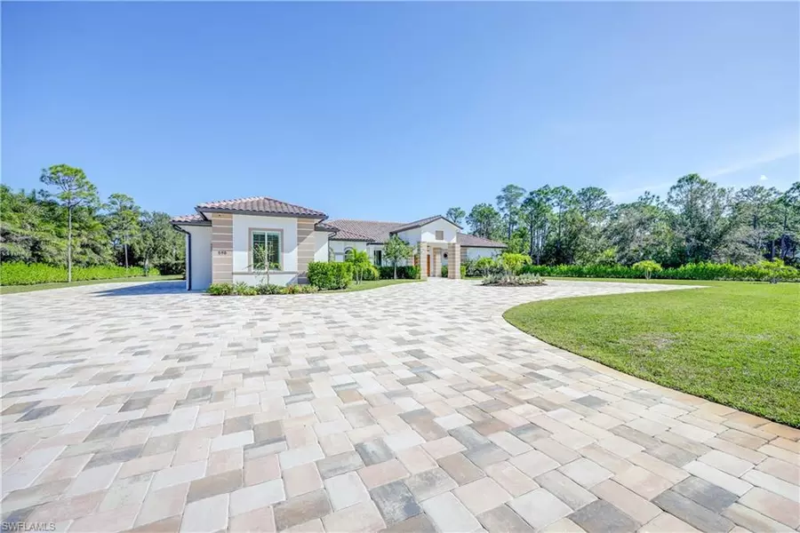 590 Carica RD, Naples, FL 34108