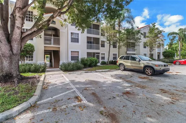 Naples, FL 34109,4720 Saint Croix LN #135