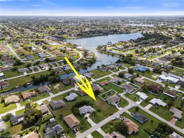 Cape Coral, FL 33990,526 SE 3RD TER