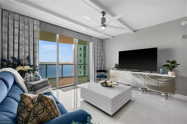 Fort Myers, FL 33916,3000 Oasis Grand BLVD #2007