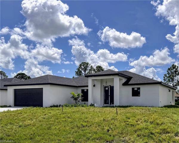 450 Mercedes CT, Lehigh Acres, FL 33972