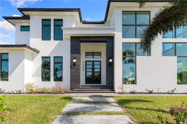 Naples, FL 34108,9560 Vanderbilt DR