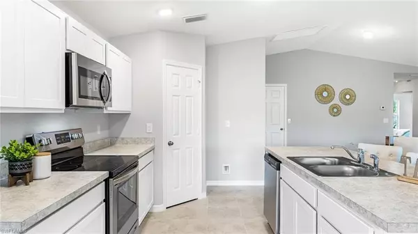 Lehigh Acres, FL 33976,2804 2nd ST SW