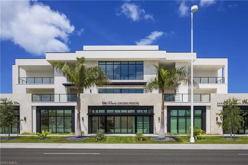 Naples, FL 34102,82 9TH ST S #205