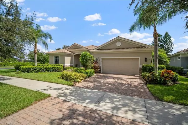 8788 Mustang Island CIR, Naples, FL 34113