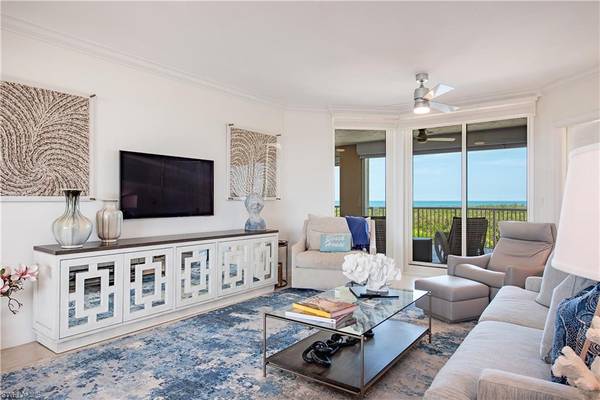 7117 Pelican Bay BLVD #502, Naples, FL 34108