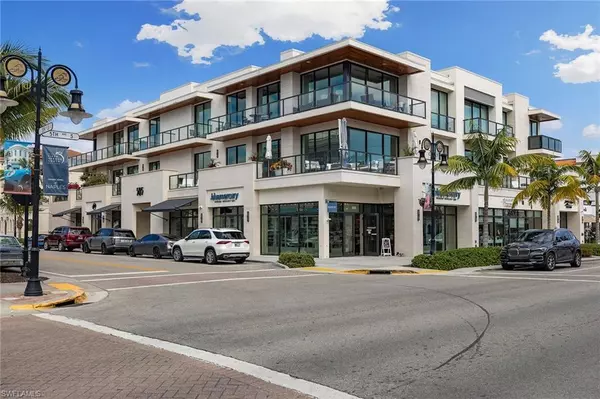 Naples, FL 34102,495 5th ST S #204