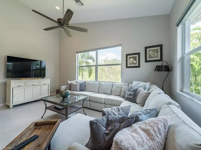 8375 Whisper Trace LN #M-202, Naples, FL 34114