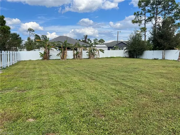 Lehigh Acres, FL 33971,2808 8th ST W