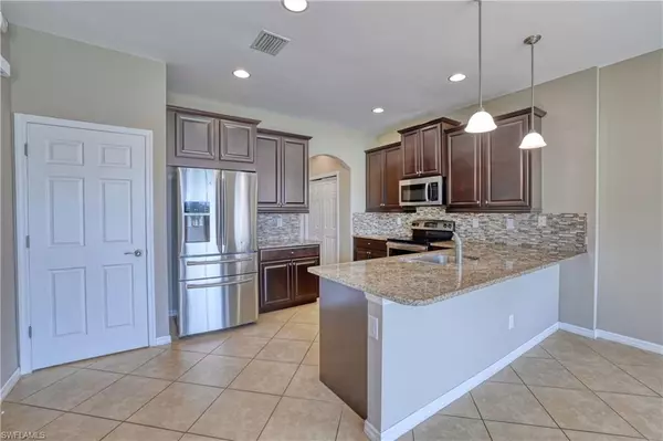 Naples, FL 34119,15108 Summit Place CIR #215