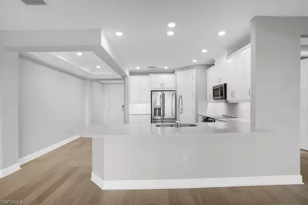 Naples, FL 34114,15324 Lucerna ST #102