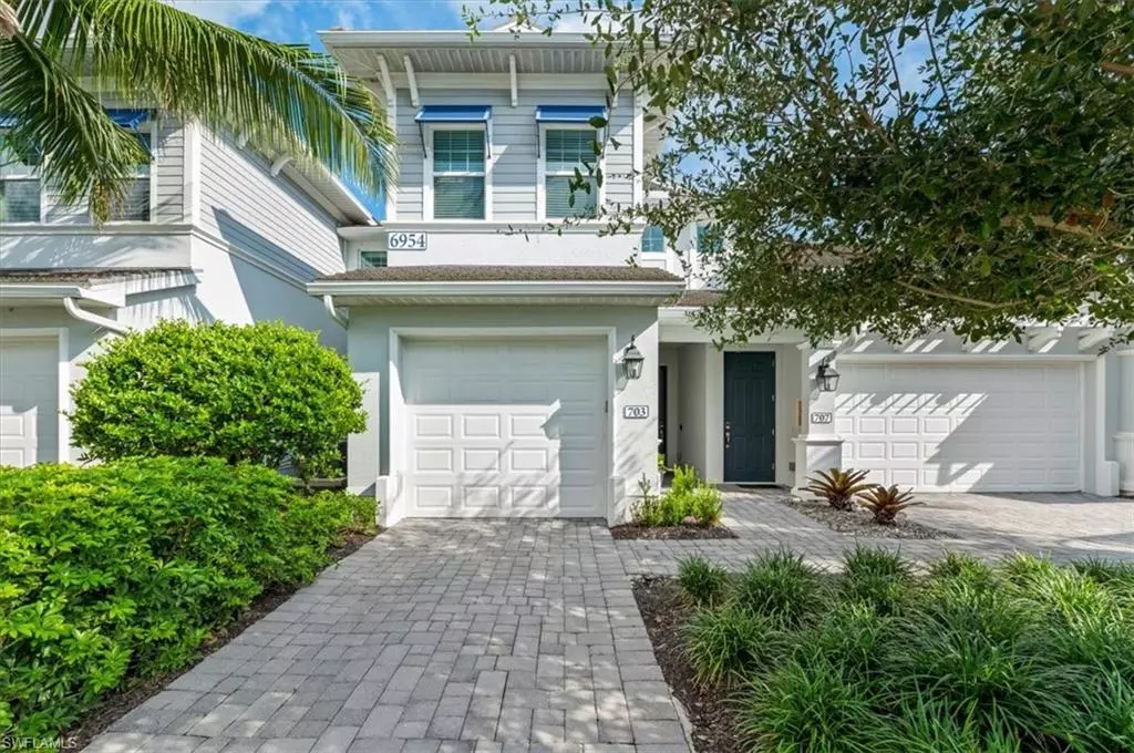 Naples, FL 34112,6954 Avalon CIR #703