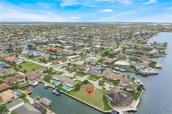 Marco Island, FL 34145,1020 Dill CT