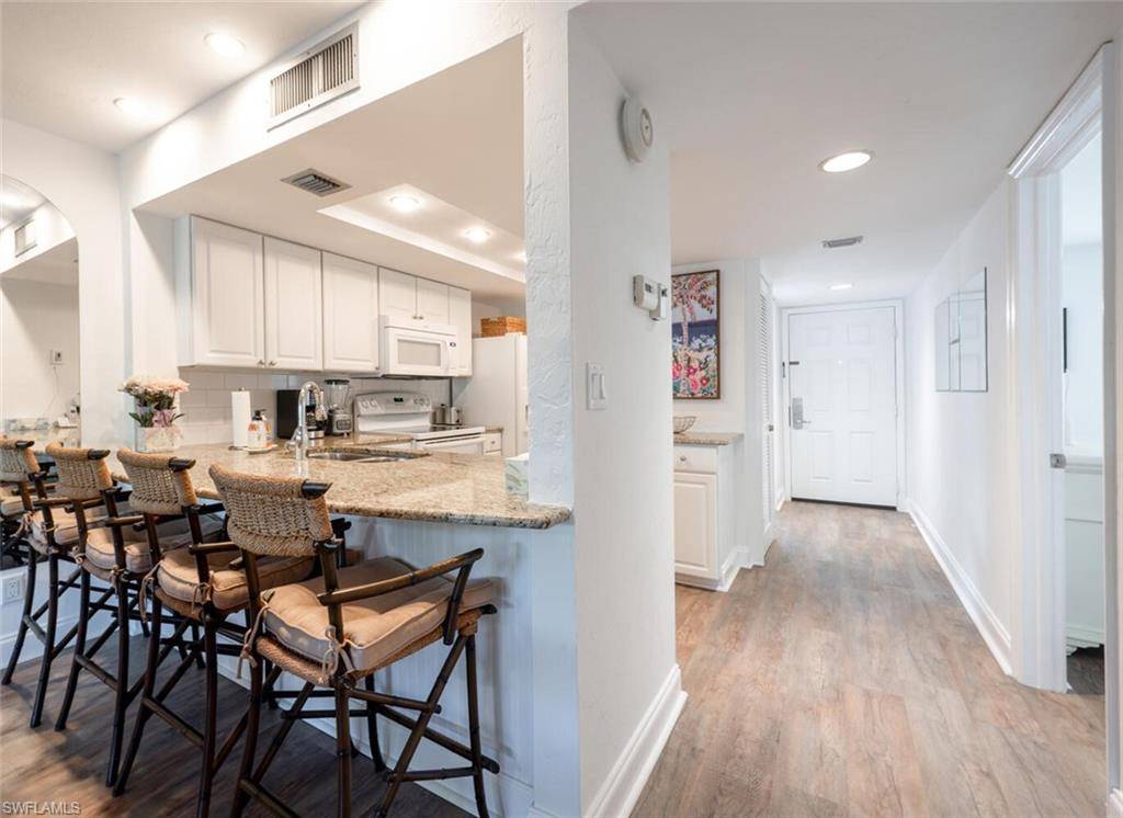 Naples, FL 34103,600 Neapolitan WAY #205