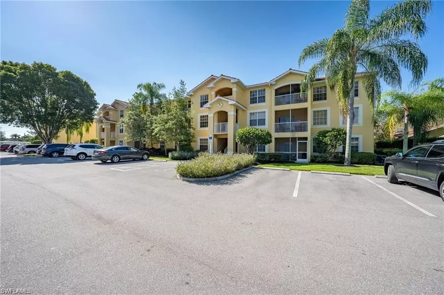 4720 Saint Croix LN #121, Naples, FL 34109