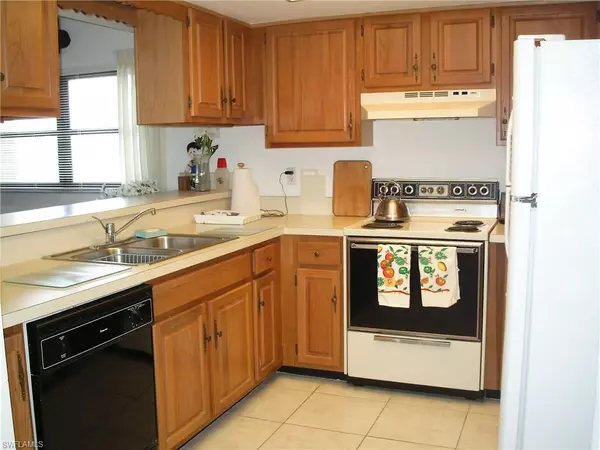 North Fort Myers, FL 33903,3300 N Key DR #4W