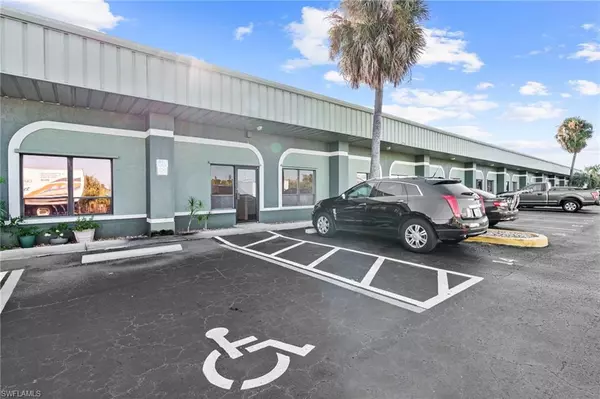 Lee, FL 33966,11000 Metro PKWY #15-Bldg B