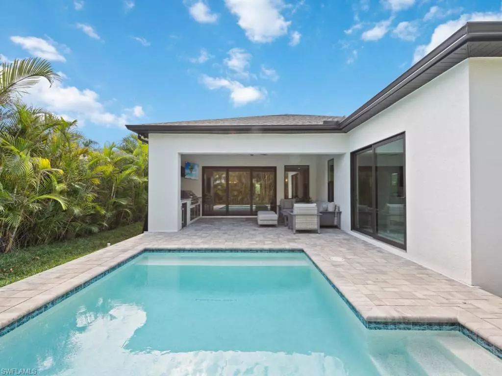 Naples, FL 34108,837 99th AVE N