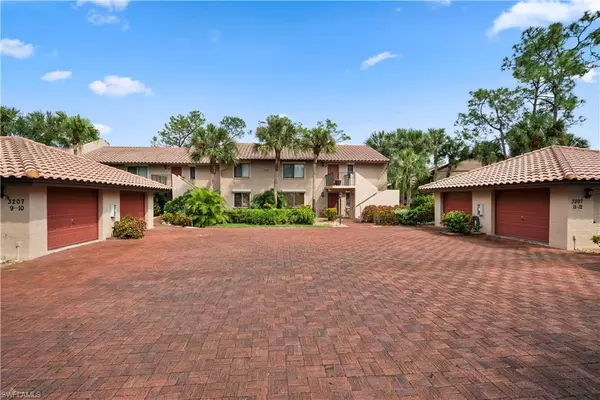 Naples, FL 34105,3207 Horse Carriage WAY #4010