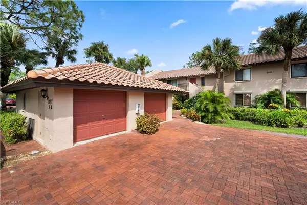 Naples, FL 34105,3207 Horse Carriage WAY #4010