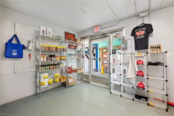 Matlacha, FL 33993,4573 Pine Island RD NW