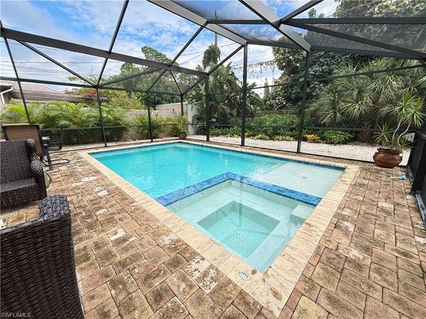 820 110th AVE N, Naples, FL 34108