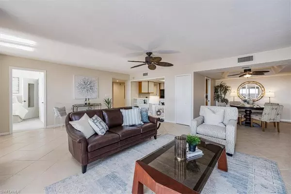 Naples, FL 34108,5601 Turtle Bay DR #2003