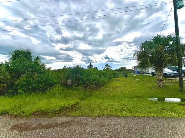 3015 65th ST W, Lehigh Acres, FL 33971