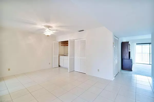 Naples, FL 34110,560 Retreat DR #3-202