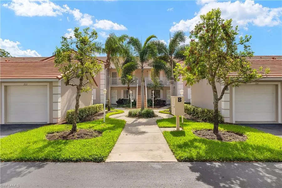 6740 Dennis CIR #B-106, Naples, FL 34104