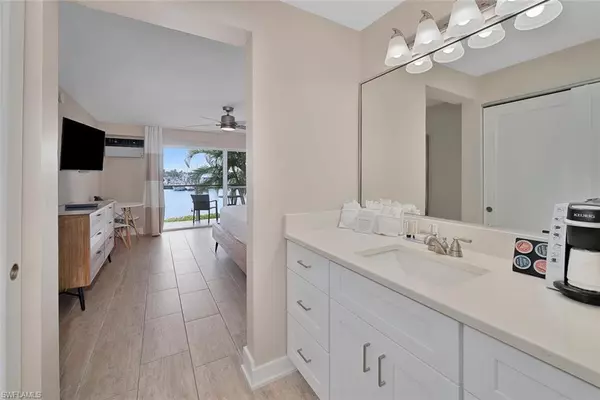 Naples, FL 34102,900 Broad AVE S #138