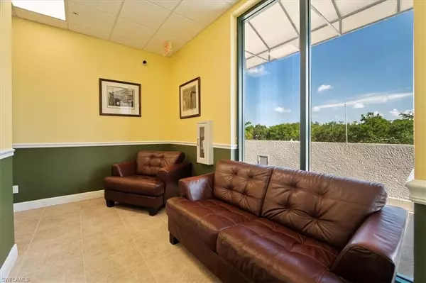 Naples, FL 34104,2800 Davis BLVD #204