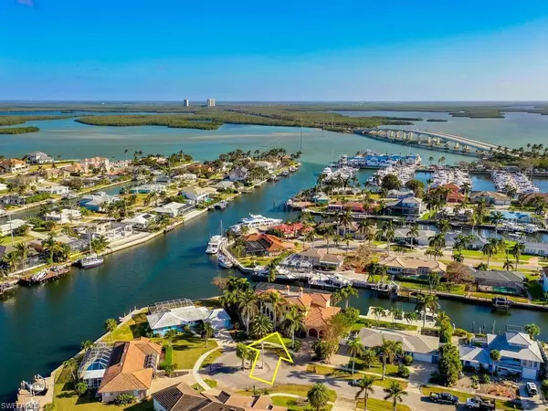 Marco Island, FL 34145,867 Chestnut CT