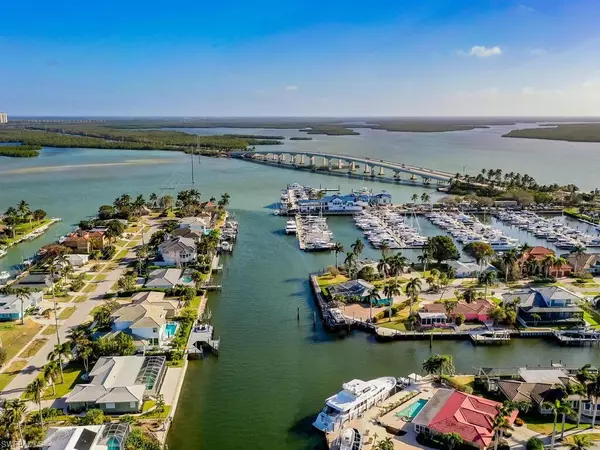 Marco Island, FL 34145,867 Chestnut CT