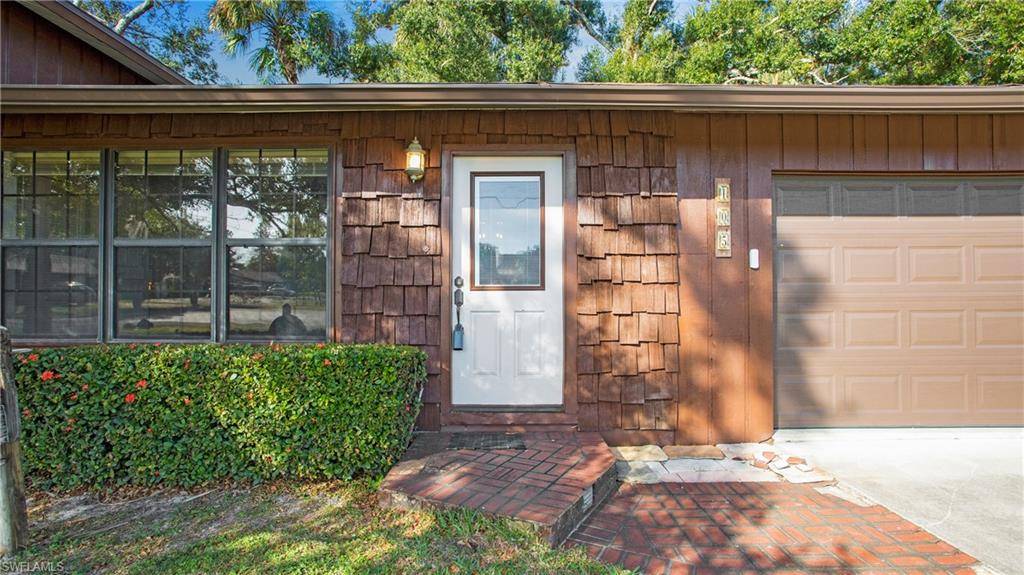 North Fort Myers, FL 33917,105 Little Grove LN