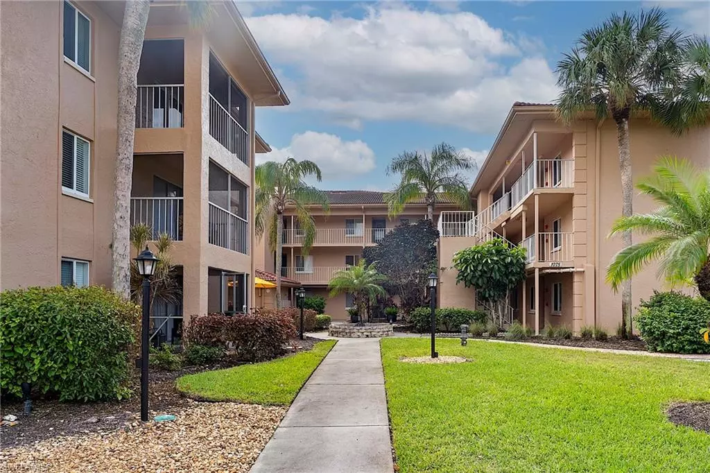 Naples, FL 34104,1075 Foxfire LN #310