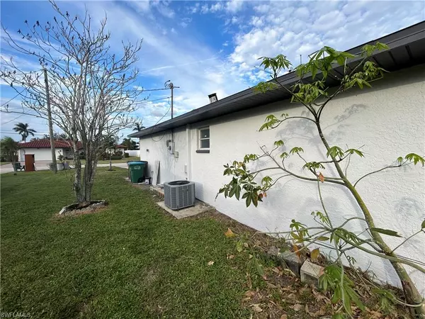 Cape Coral, FL 33990,2128 SE 15th ST