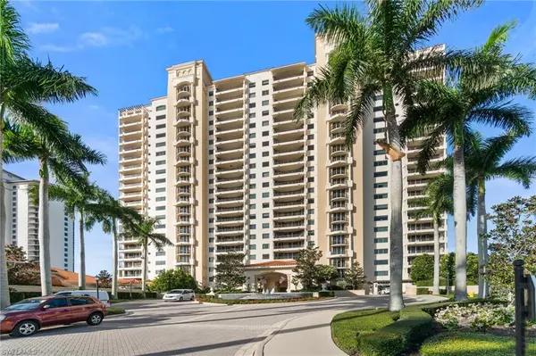 Naples, FL 34108,7425 Pelican Bay BLVD #1904