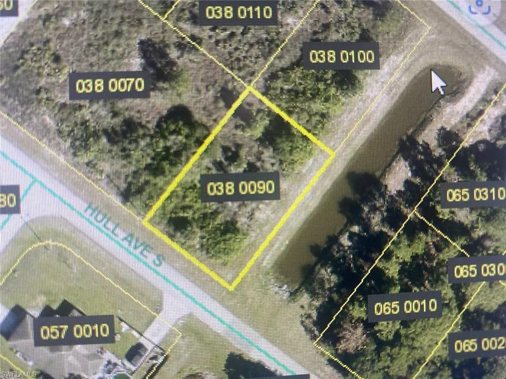 Lehigh Acres, FL 33974,423 Hull AVE S