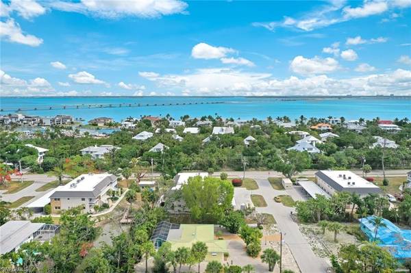 1125 Captains Walk ST, Sanibel, FL 33957