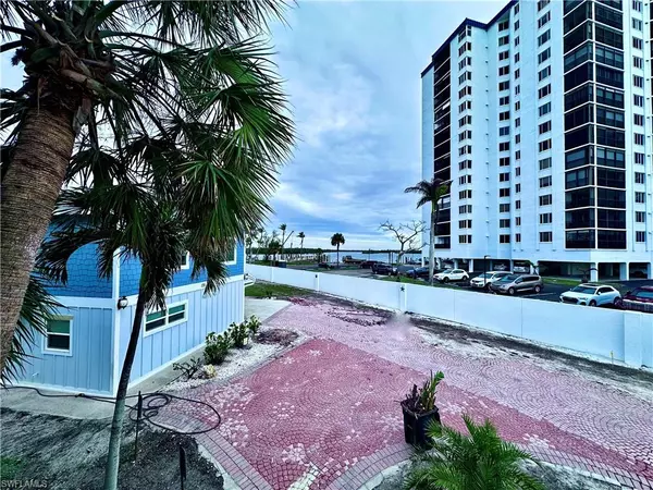 Fort Myers Beach, FL 33931,125 Gulfview AVE