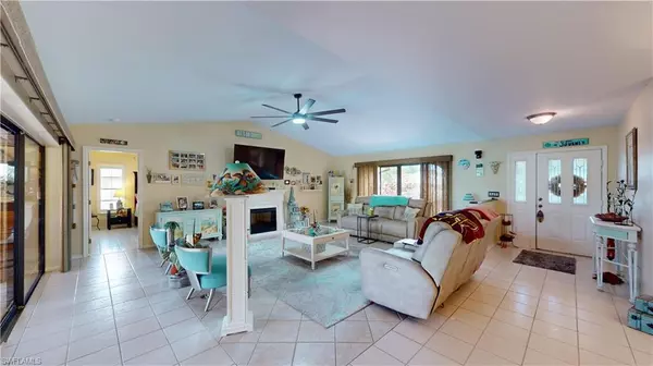 Cape Coral, FL 33990,25 SE 12th CT