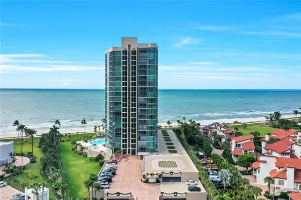 Naples, FL 34103,4651 Gulf Shore BLVD N #702