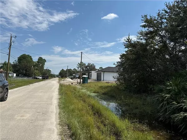 Lehigh Acres, FL 33976,3812 9th ST SW