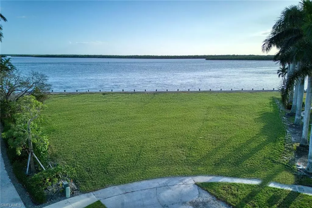 Marco Island, FL 34145,1035 Pettit CT