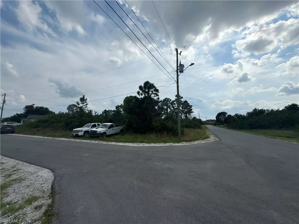 Lehigh Acres, FL 33971,5231 6th ST W